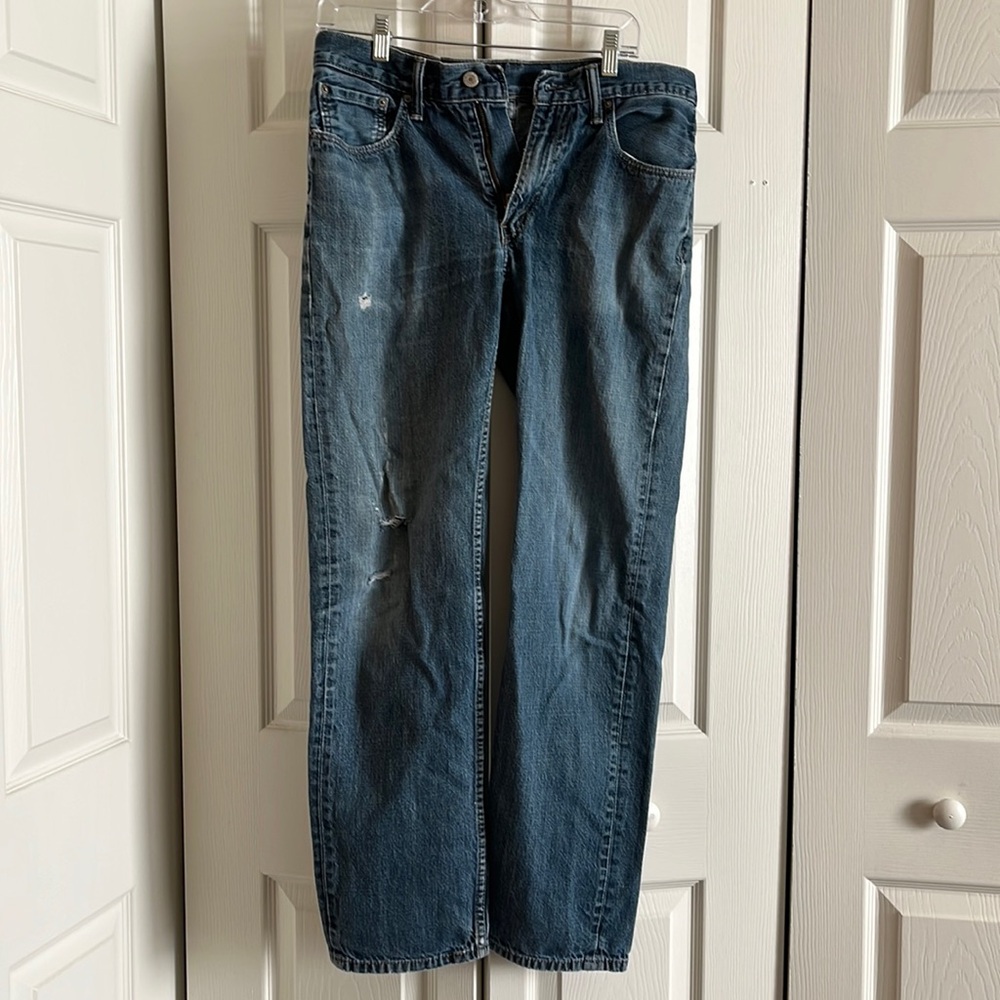 514 Distressed Levi’s Jeans